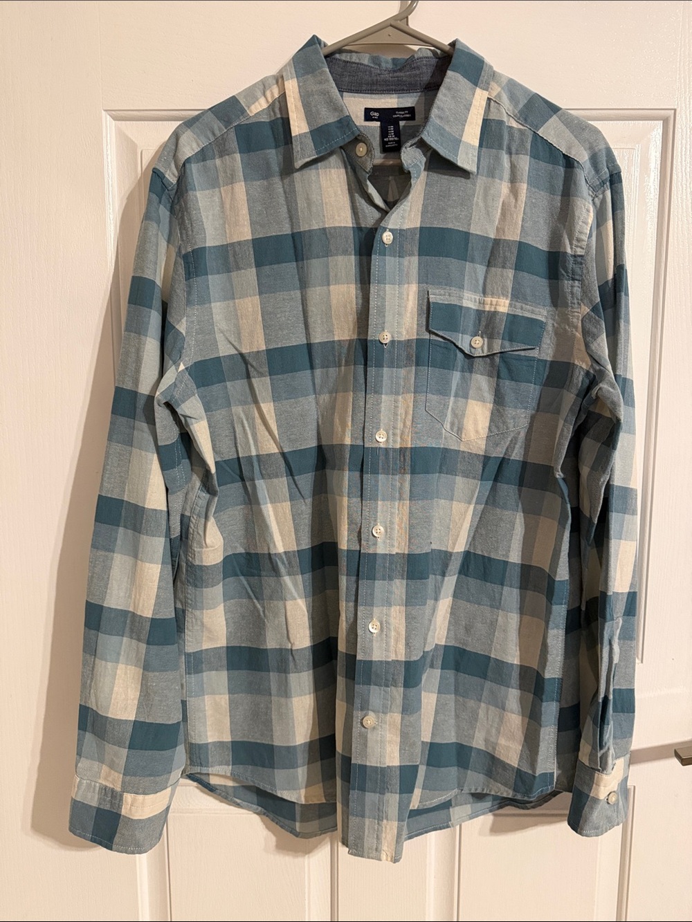 GAP Men's Plaid Button-Down Shirt